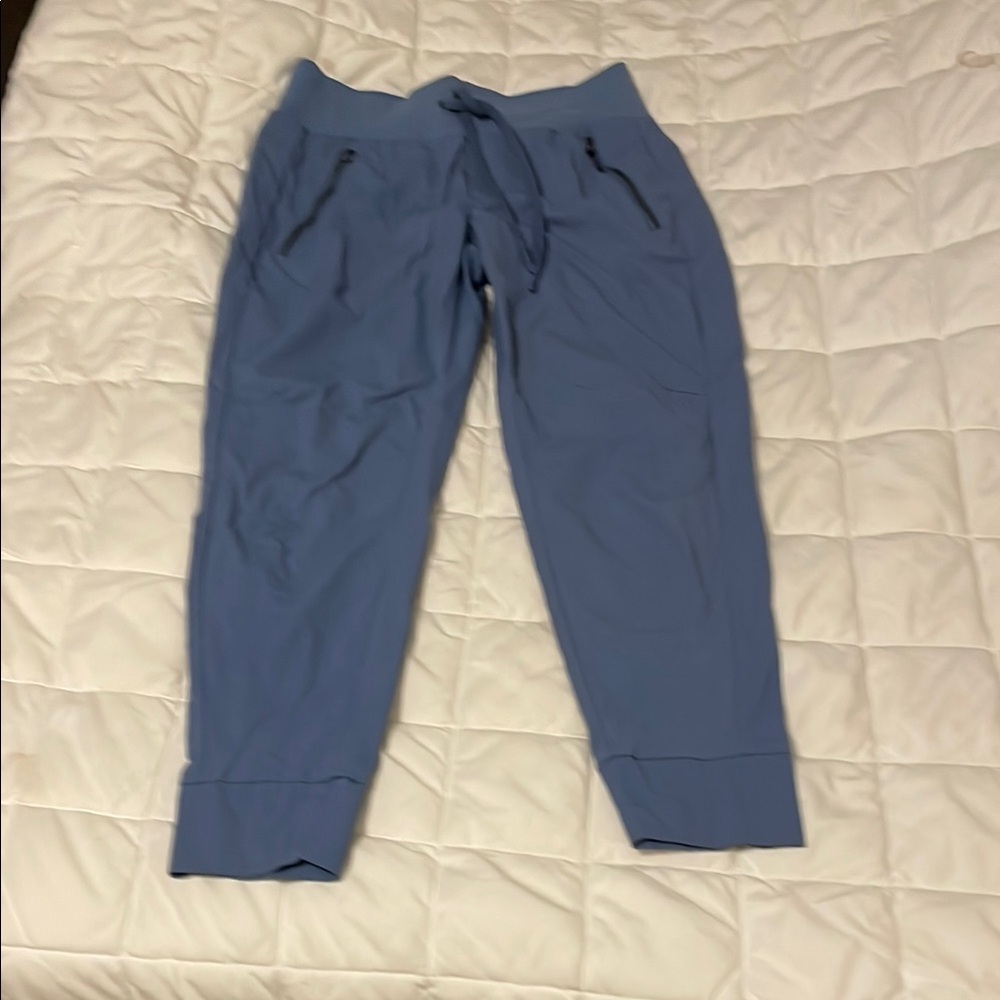 Athleta Lightweight Capri Pants size 2P